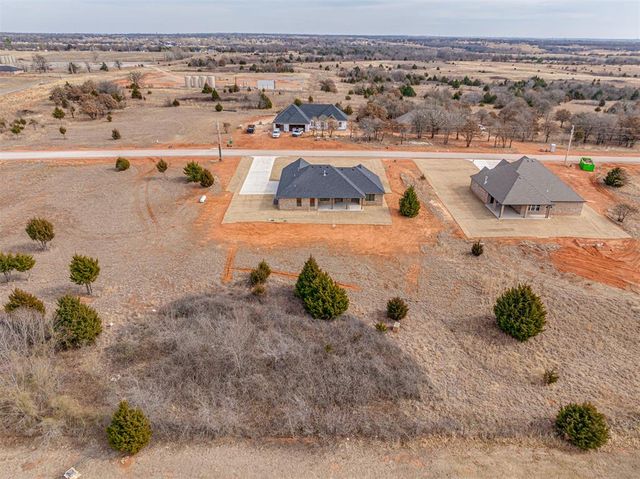 1208 Twin Oaks Drive, Blanchard, OK 73010