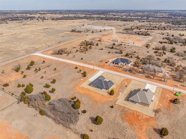 1208 Twin Oaks Drive, Blanchard, OK 73010
