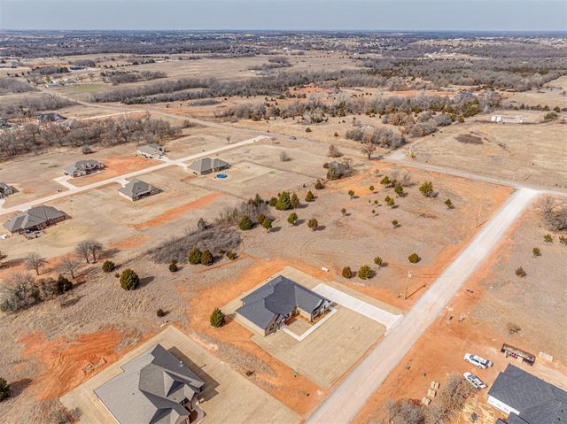 1208 Twin Oaks Drive, Blanchard, OK 73010