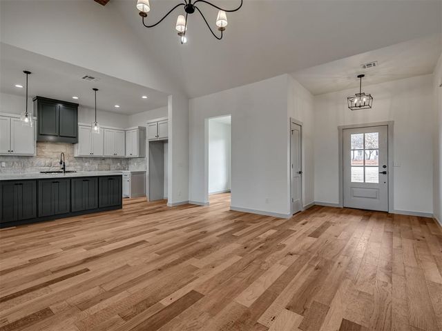 1208 Twin Oaks Drive, Blanchard, OK 73010