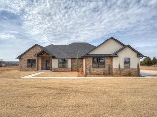 1208 Twin Oaks Drive, Blanchard, OK 73010