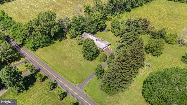 2218 UPPER STUMP RD, Perkasie, PA 18944