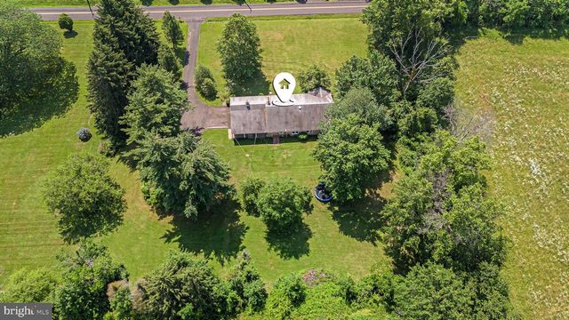 2218 UPPER STUMP RD, Perkasie, PA 18944