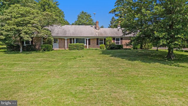 2218 UPPER STUMP RD, Perkasie, PA 18944