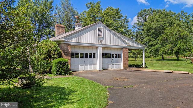 2218 UPPER STUMP RD, Perkasie, PA 18944