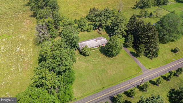 2218 UPPER STUMP RD, Perkasie, PA 18944