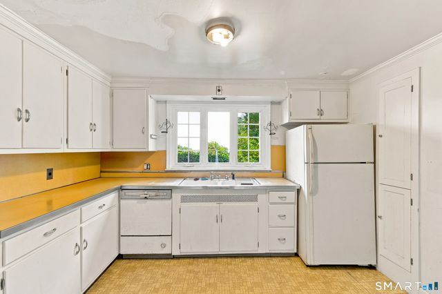54 Ferncliff Drive, West Hartford, CT 06117