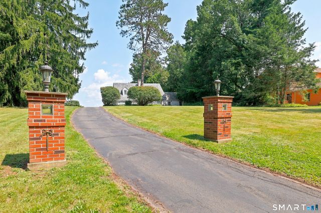 54 Ferncliff Drive, West Hartford, CT 06117
