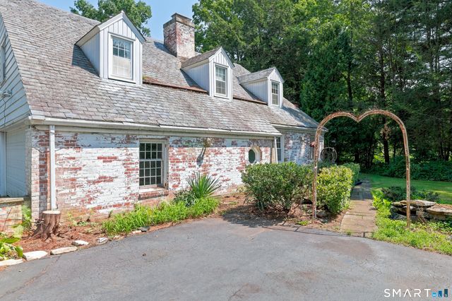54 Ferncliff Drive, West Hartford, CT 06117