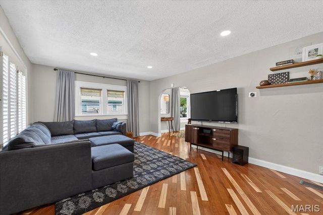 2510 Oakland Avenue, St Louis, MO 63143