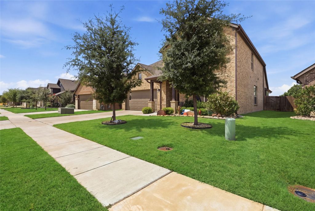 728 Ruellia Street, Weatherford, TX 76086 — photo 3