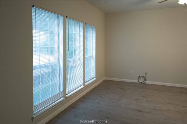 400 Nagle Street 105, College Station, TX 77840