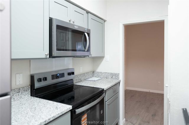 400 Nagle Street 105, College Station, TX 77840