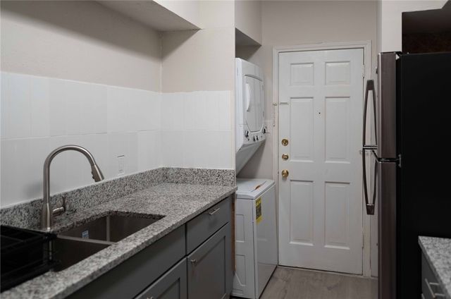 400 Nagle Street 105, College Station, TX 77840