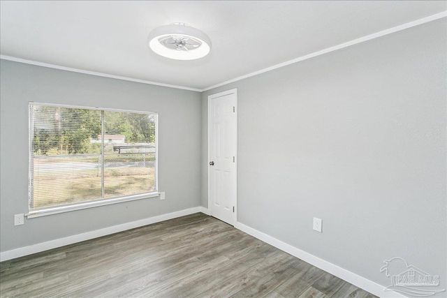 5496 Wales Ave, Pensacola, FL 32526