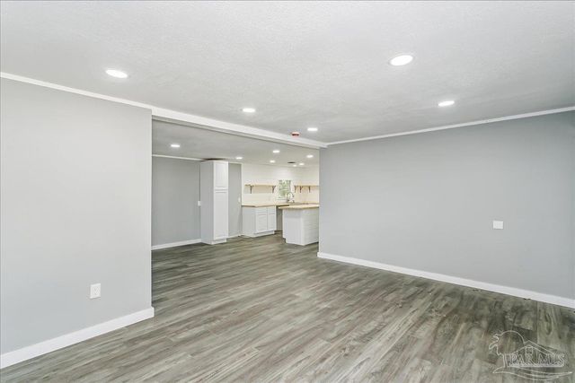 5496 Wales Ave, Pensacola, FL 32526