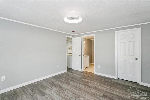 5496 Wales Ave, Pensacola, FL 32526