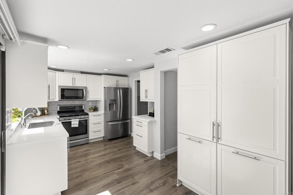 Image 10 of property listing at 1651 S Juniper Street 257, Escondido, CA 92025