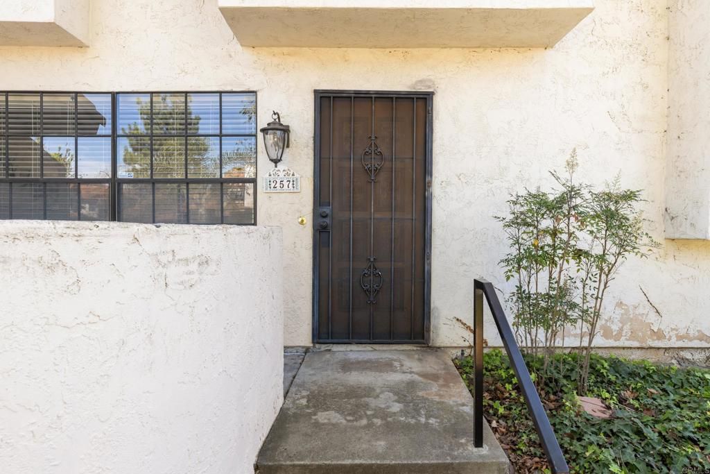 Image 2 of property listing at 1651 S Juniper Street 257, Escondido, CA 92025