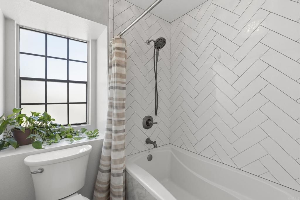 Image 20 of property listing at 1651 S Juniper Street 257, Escondido, CA 92025