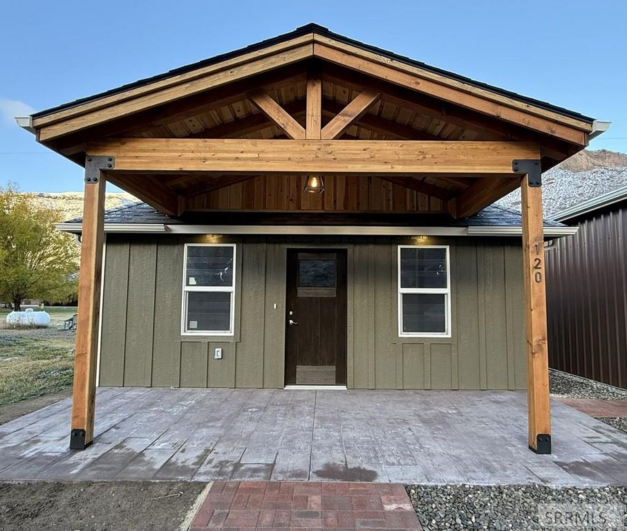 Image 3 of property listing at 120 N Jade Drive, Salmon, ID 83467