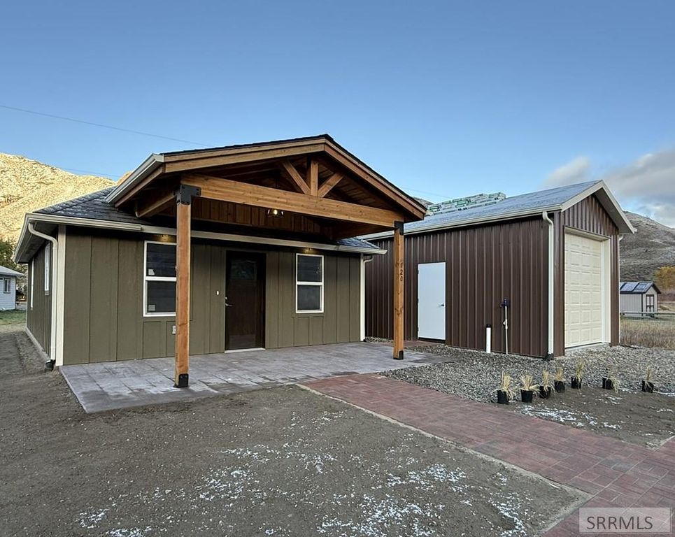 Image 4 of property listing at 120 N Jade Drive, Salmon, ID 83467