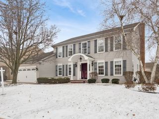 1995 Bridlewood Drive, Hoffman Estates, IL 60192