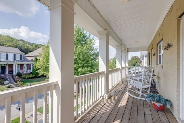 608 Patriot Ln, Franklin, TN 37067