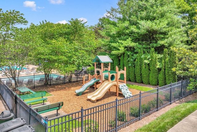 608 Patriot Ln, Franklin, TN 37067