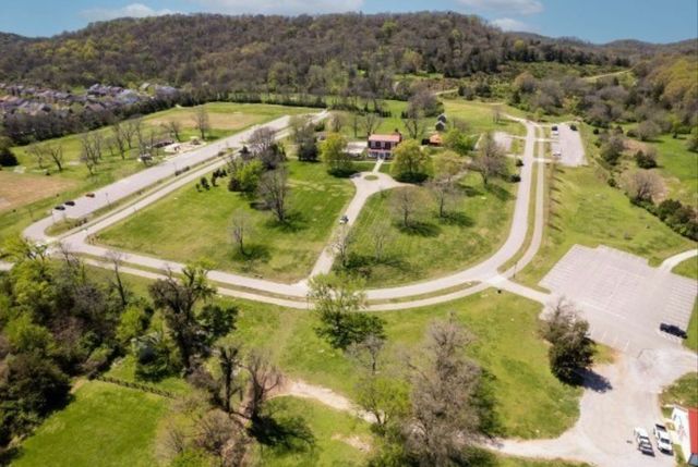 608 Patriot Ln, Franklin, TN 37067