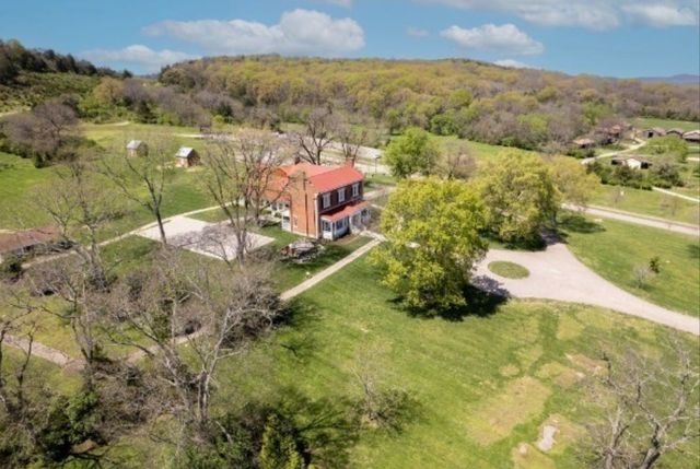 608 Patriot Ln, Franklin, TN 37067