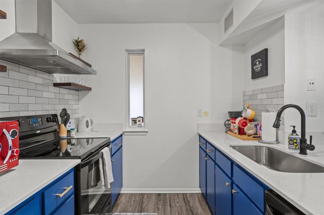 4500 E Oltorf ST D-410, Austin, TX 78741