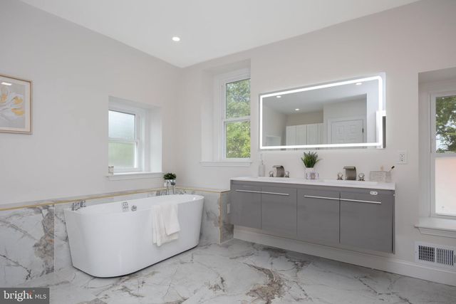 245 HANSBERRY ST, Philadelphia, PA 19144