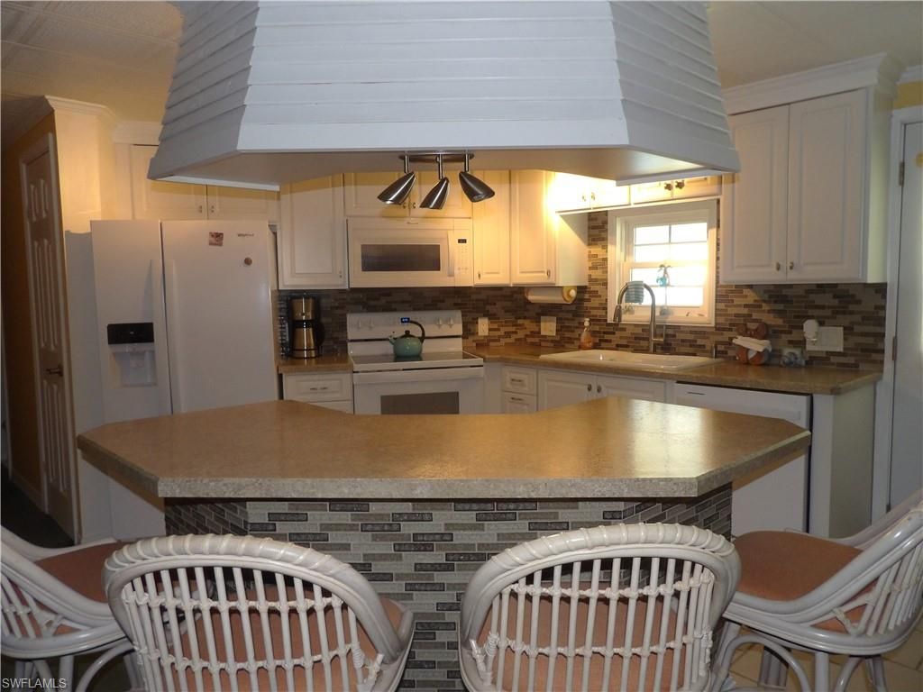 242 Shrub LN N, NORTH FORT MYERS, FL 33917 — photo 3