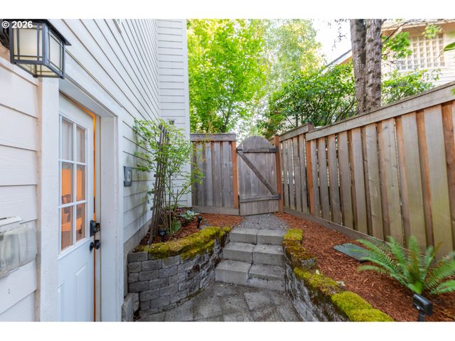 10625 Sw ORIOLE Cir, Beaverton, OR 97007
