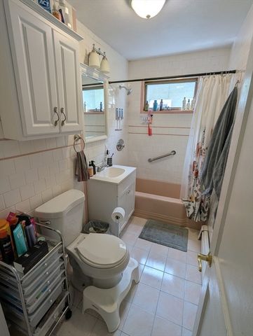 376 Fellsway W 1, Medford, MA 02155