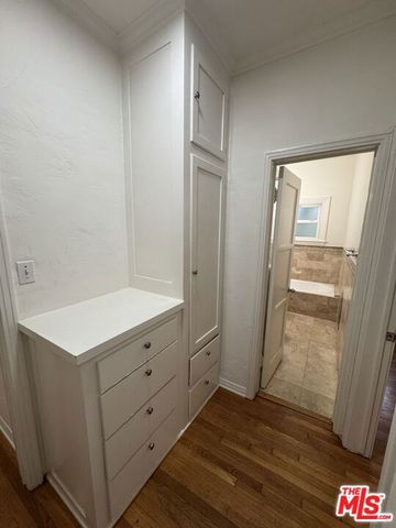 264 S Reeves Drive 101, Beverly Hills, CA 90212