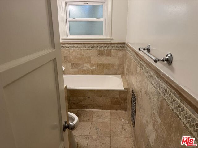 264 S Reeves Drive 101, Beverly Hills, CA 90212