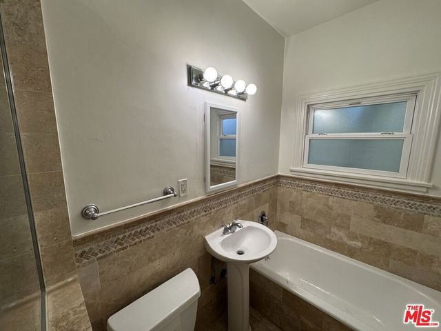 264 S Reeves Drive 101, Beverly Hills, CA 90212