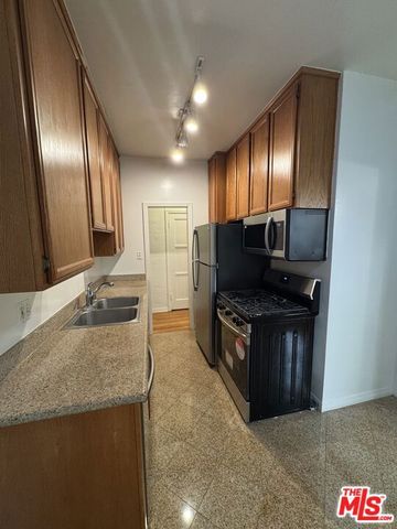 264 S Reeves Drive 101, Beverly Hills, CA 90212