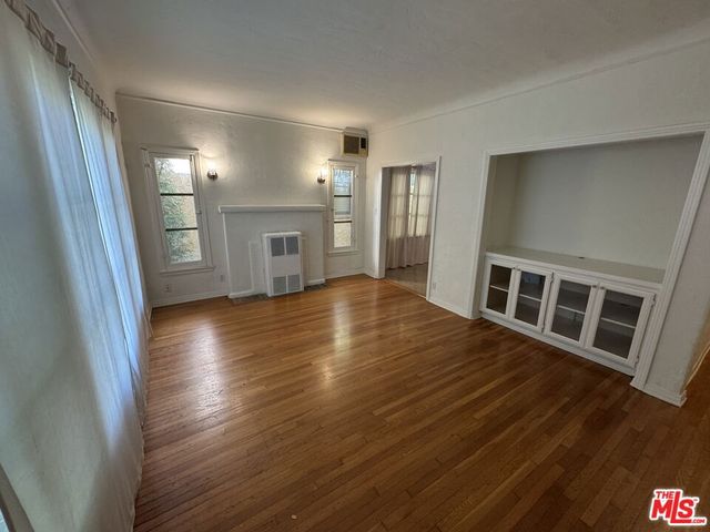 264 S Reeves Drive 101, Beverly Hills, CA 90212