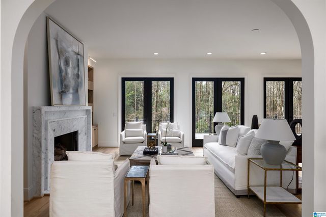 2105 LONGLEAF CIRCLE, Vestavia Hills, AL 35216