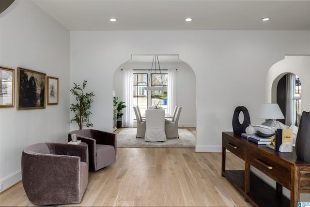 2105 LONGLEAF CIRCLE, Vestavia Hills, AL 35216