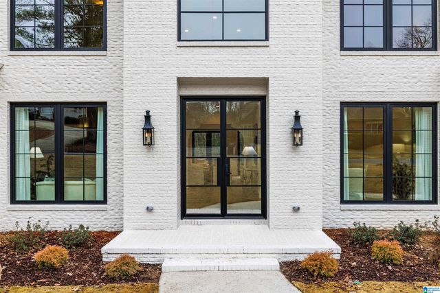 2105 LONGLEAF CIRCLE, Vestavia Hills, AL 35216