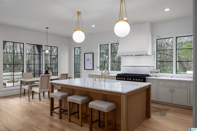 2105 LONGLEAF CIRCLE, Vestavia Hills, AL 35216