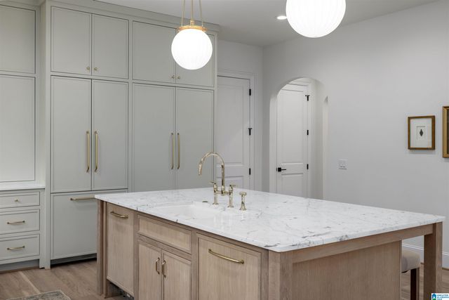 2105 LONGLEAF CIRCLE, Vestavia Hills, AL 35216