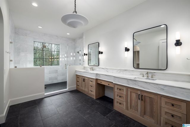 2105 LONGLEAF CIRCLE, Vestavia Hills, AL 35216