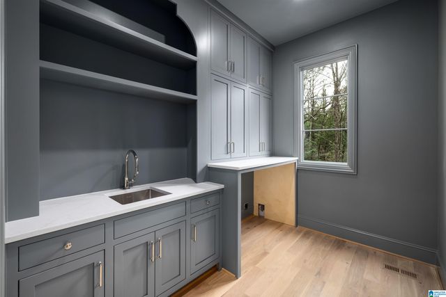 2105 LONGLEAF CIRCLE, Vestavia Hills, AL 35216