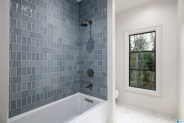 2105 LONGLEAF CIRCLE, Vestavia Hills, AL 35216