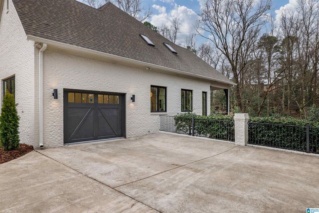 2105 LONGLEAF CIRCLE, Vestavia Hills, AL 35216